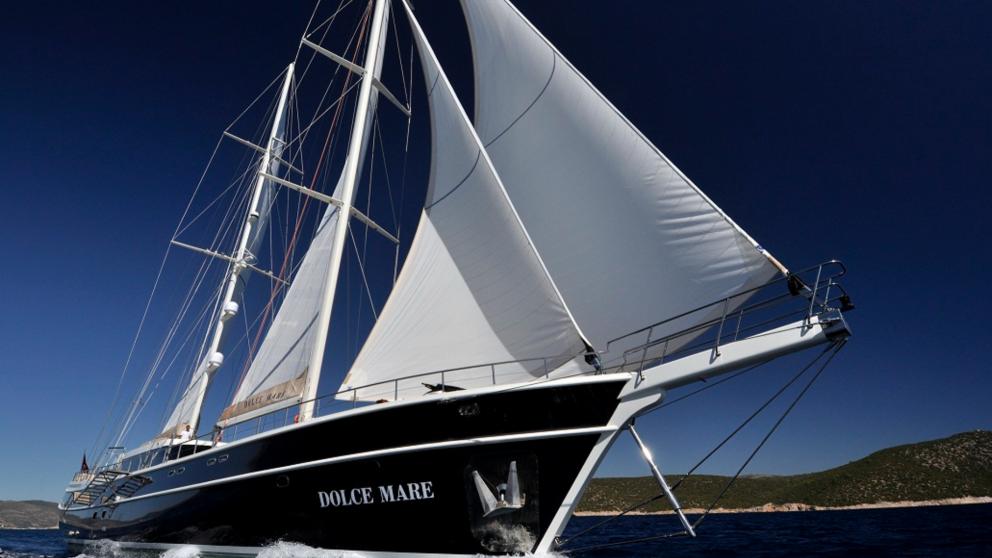 Luxury Dolce Mare gulet on the move in sunny weather